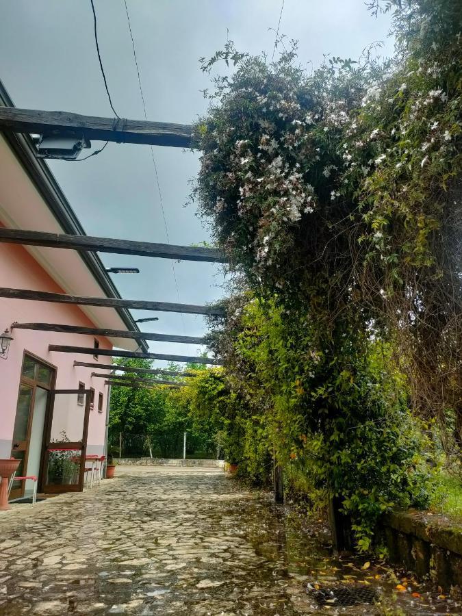 Bnb Benvenuto A Summonte Avellino Exterior photo